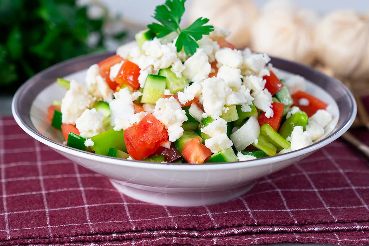 Kahvaltının yeni yıldızı Peynir Salatası!