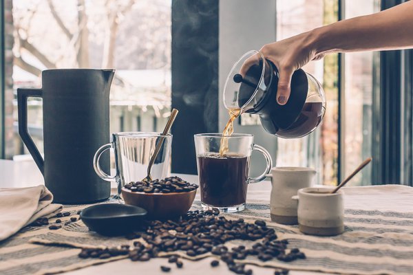 Çok kahve tüketenler, günde ne kadar su içmeli?