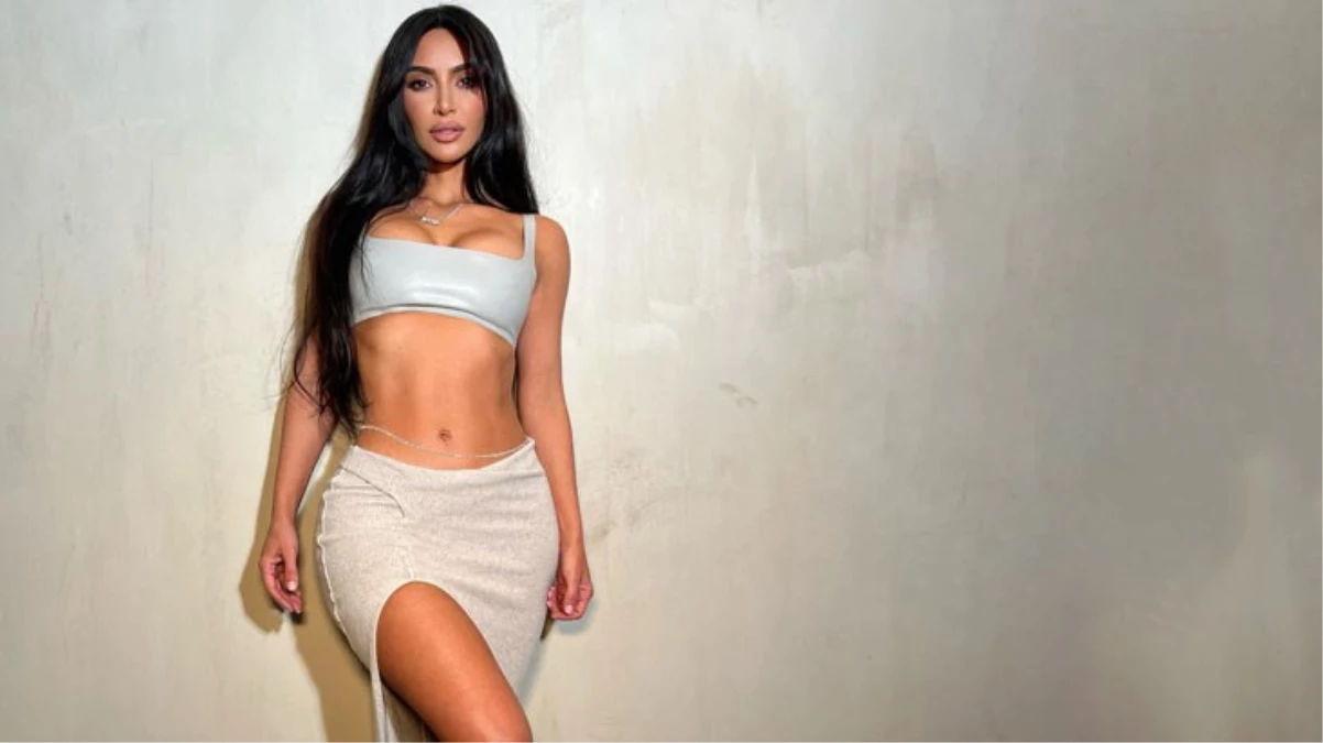 Korse giyen Kim Kardashian paylaşımını kaldırdı!