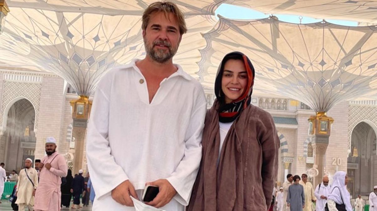 Engin Altan Düzyatan ve Neslişah Alkoçlar Medine’ye gitti