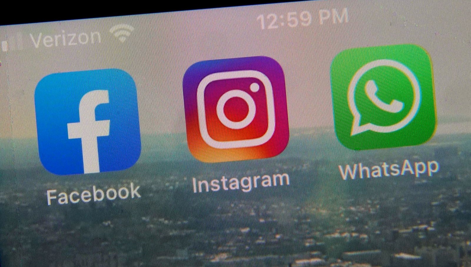 Instagram ve WhatsApp bizi dinliyor mu?