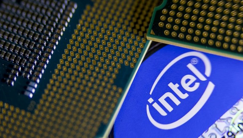 Intel’in geliri arttı