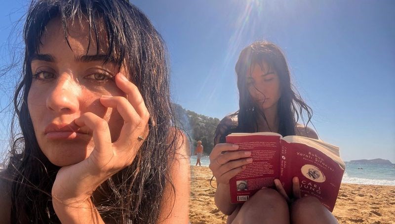 Tuba Büyüküstün’den tatil pozları