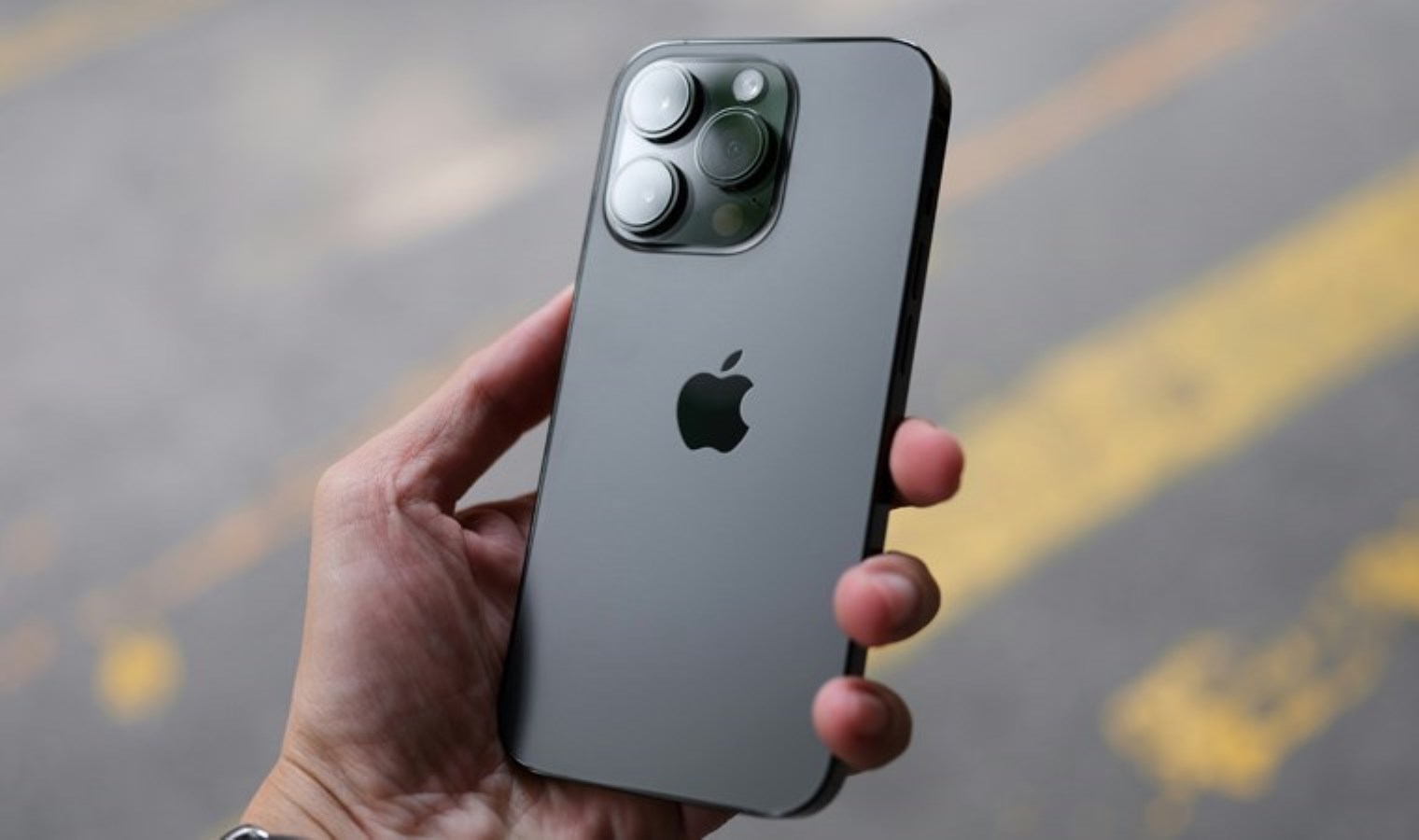 Apple, mağazalarından 3 iPhone modelini kaldırdı